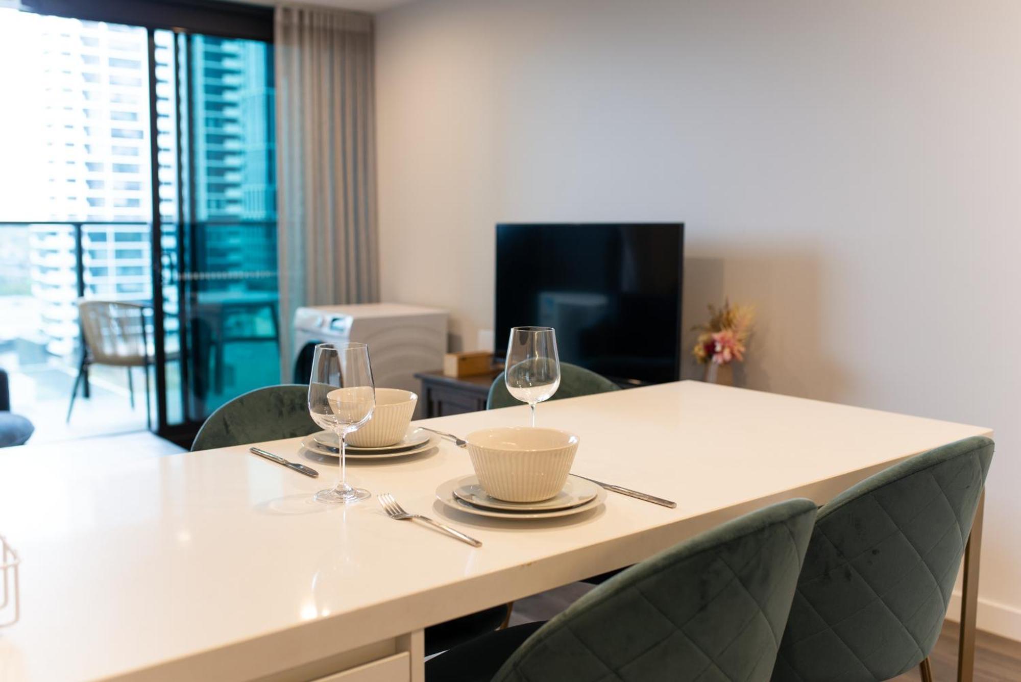 Apartment Next To Public Station, Boxhill Central, 2 Bedrooms, Free Parking And Wifi ボックスヒル エクステリア 写真